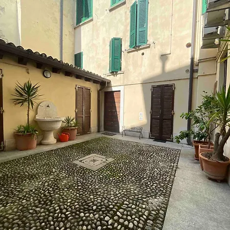 In Piccola Casa Di Corte Apartamento Brescia