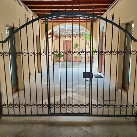Appartement In Piccola Casa Di Corte